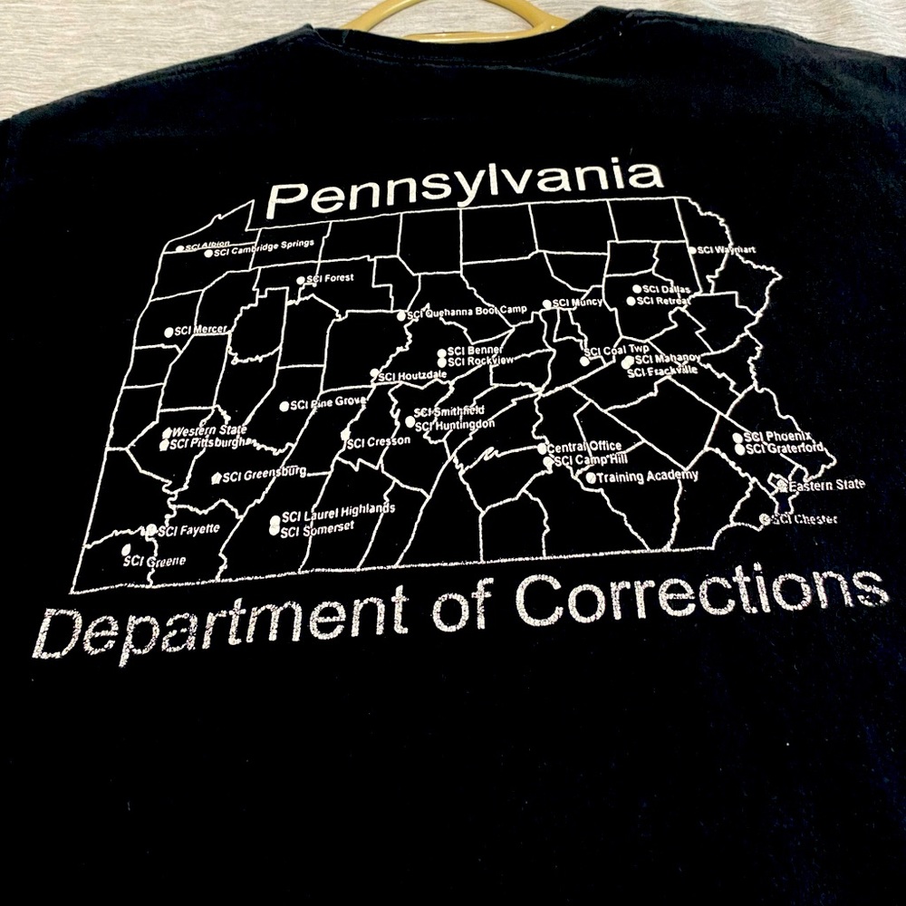 Men’s Large Pennsylvania Department of Corrections T-Shirt